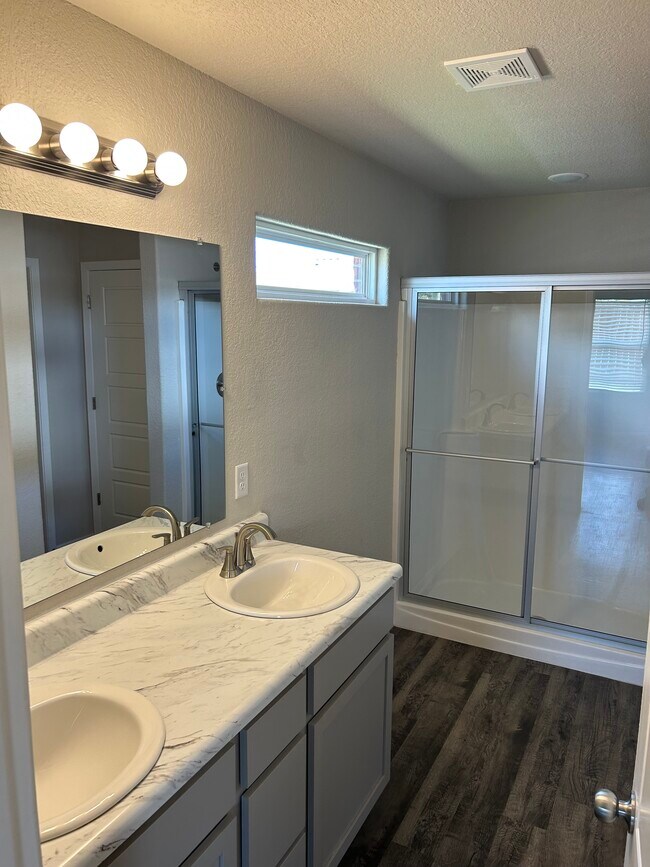 Master Bath - 7006 SW Chalkstone Rd