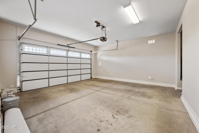 Building Photo - 12750 Calle de Pompas W