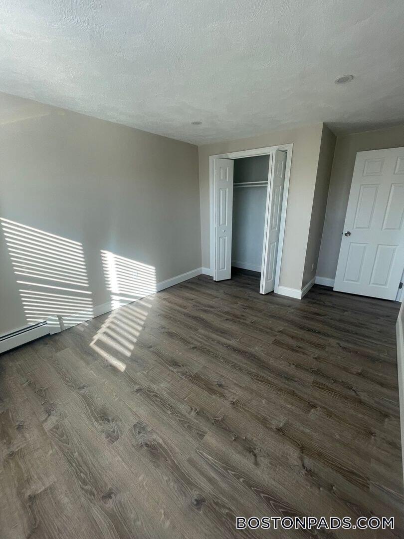 Building Photo - 25 Kenmar Dr