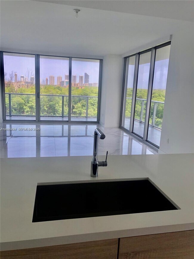 Building Photo - 16385 Biscayne Blvd