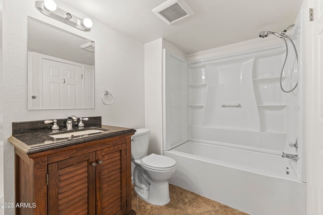 Building Photo - 4730 W Northern Ave