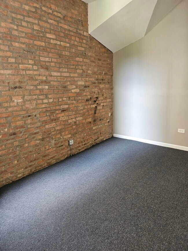 Building Photo - 5752 S Sangamon St