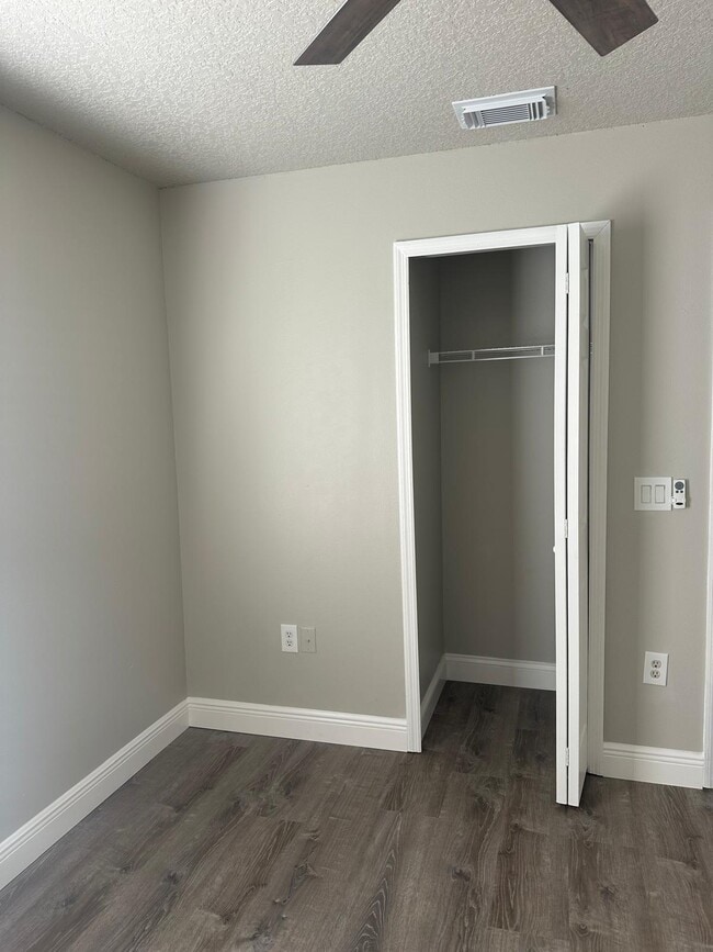 Building Photo - 790 Gillen Ave NW