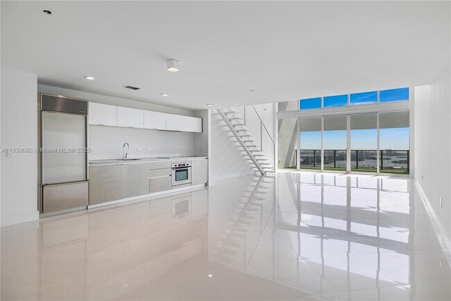 Building Photo - 1040 Biscayne Blvd