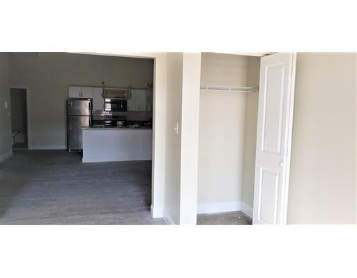 Building Photo - 82 Concord St