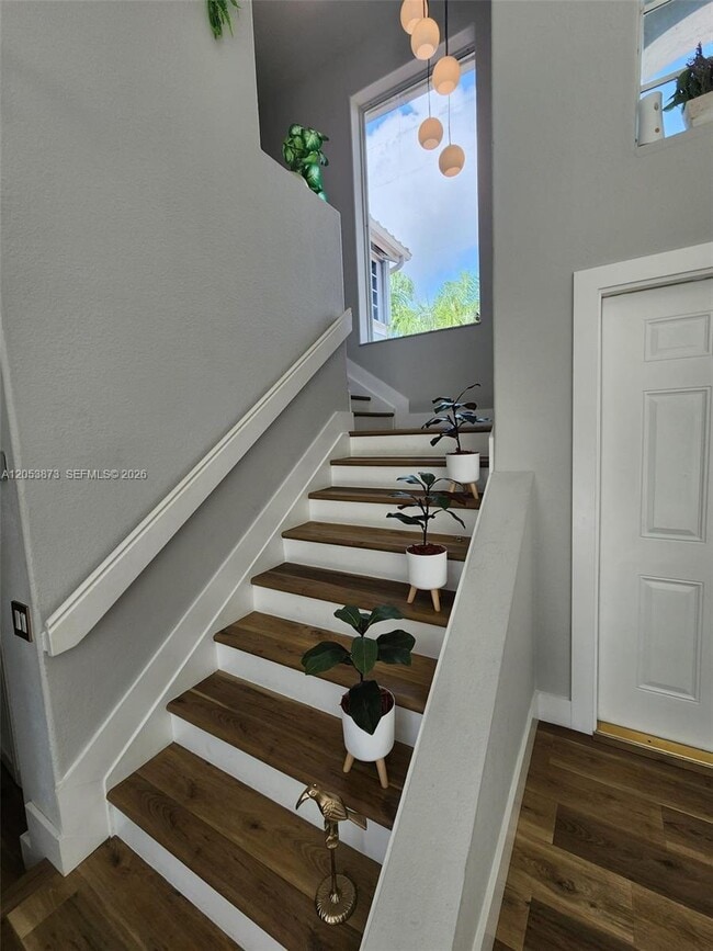 Building Photo - 594 Spinnaker