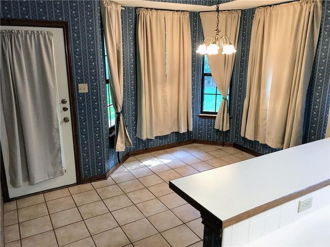 Building Photo - 6104 John Chisum Ln