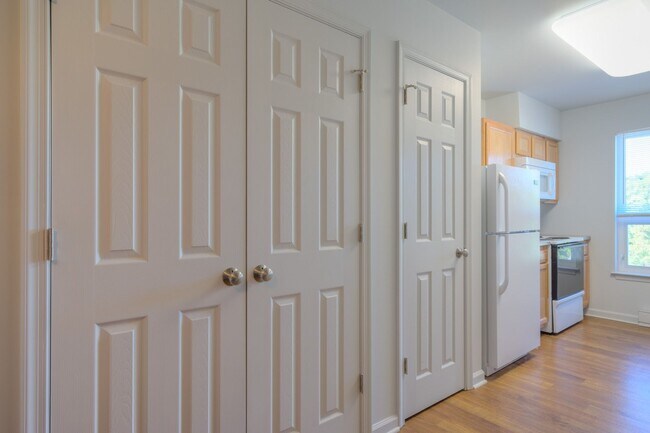 Interior Photo - Blacksburg Homestay Village-311