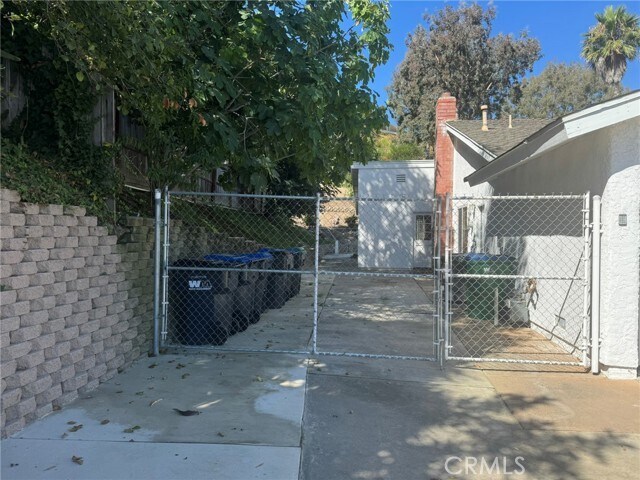 Building Photo - 24451 Quintana Dr
