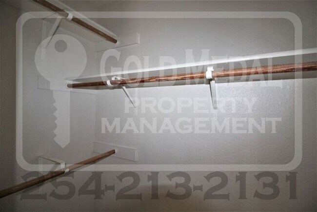 Building Photo - 4409 Deek Dr