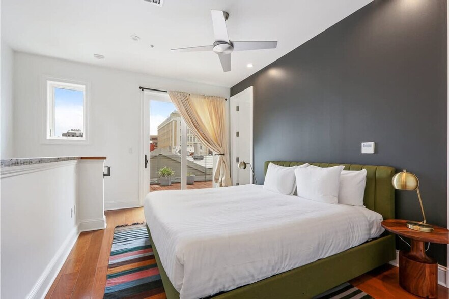 Building Photo - 822 Perdido St