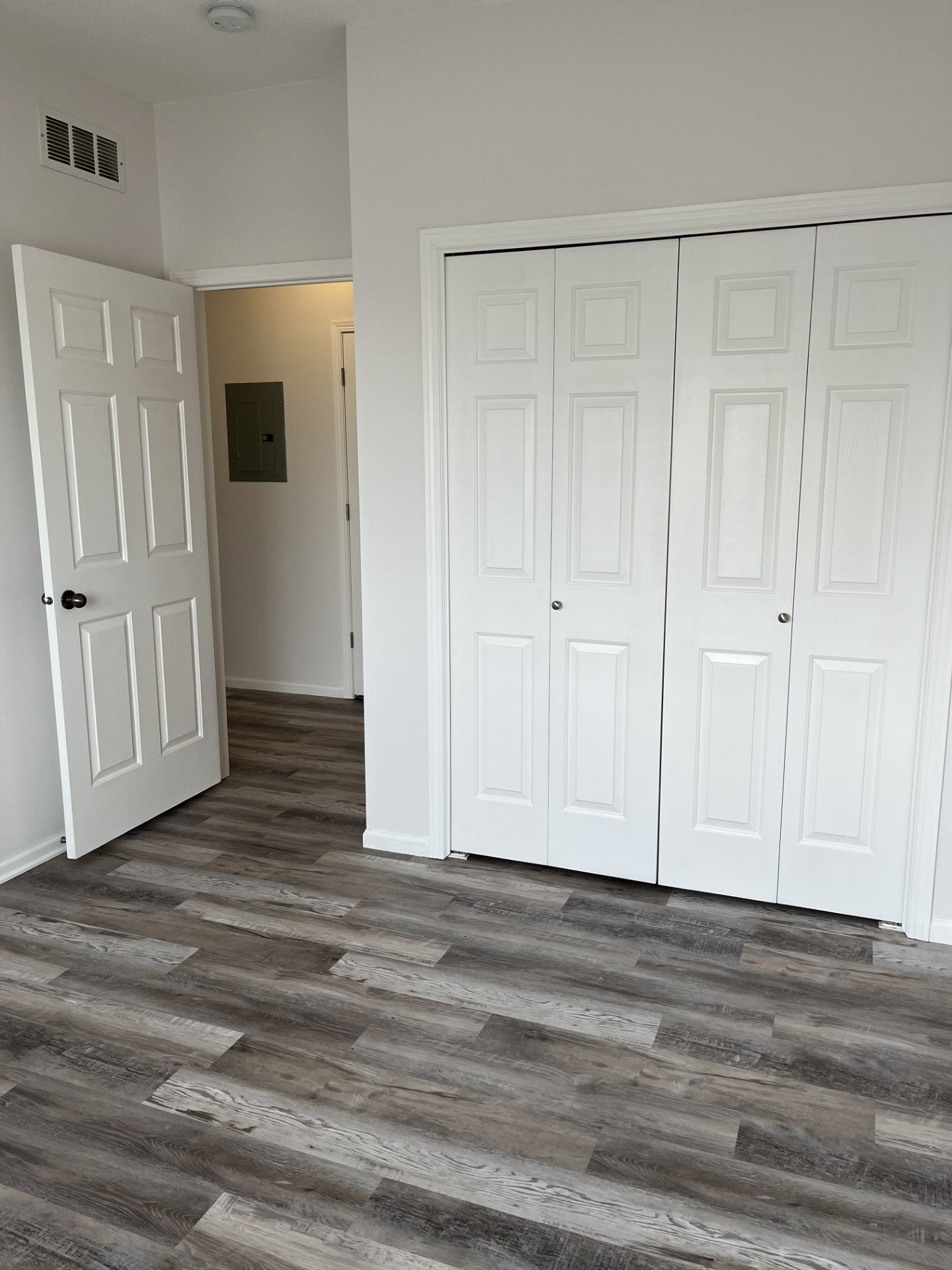 Building Photo - 2323 E Porter Ave