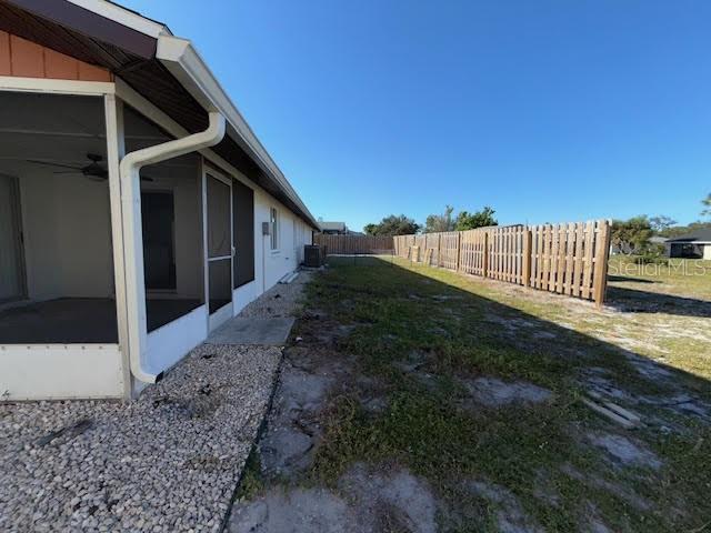 Building Photo - 654 Harvey St