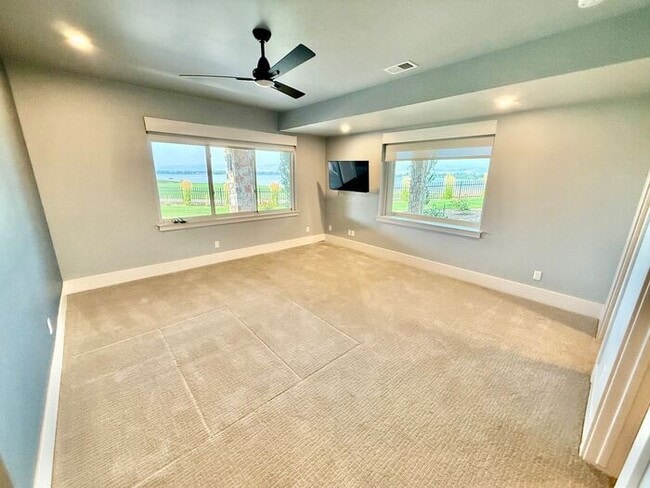 Building Photo - Luxury Golf Retreat in Berthoud with Breat...
