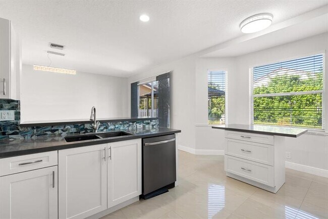 Building Photo - 5228 NW 112th Terrace