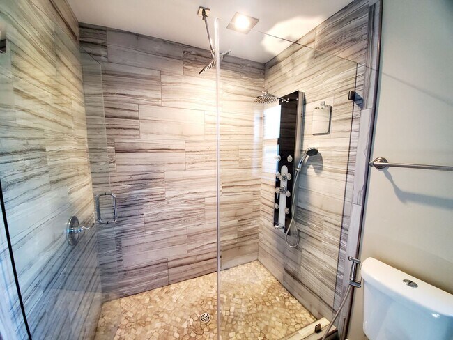 Building Photo - Stunning home in san mateo