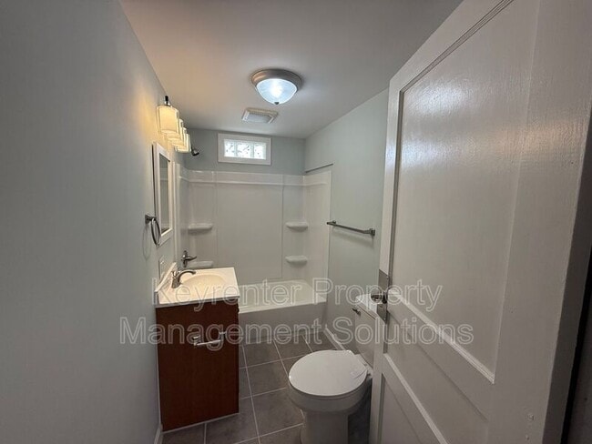 Building Photo - 202 Grubert Ave