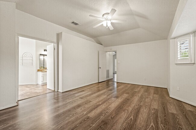 Building Photo - 1714 Blindlake Dr
