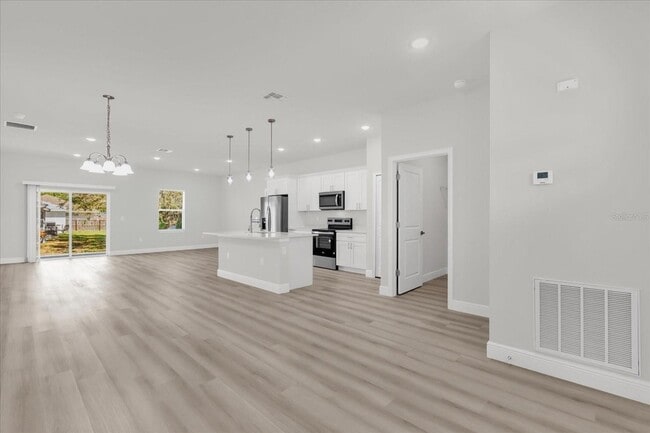 Building Photo - 4795 SW 142nd Place Rd