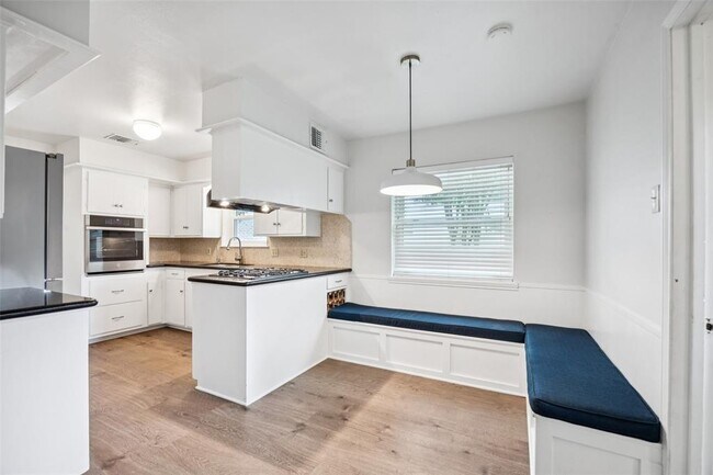 Building Photo - 12515 Woodthorpe Ln