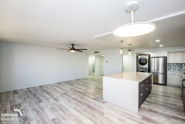 Building Photo - High end upgraded 2Bdm 2Ba Condo minutes f...