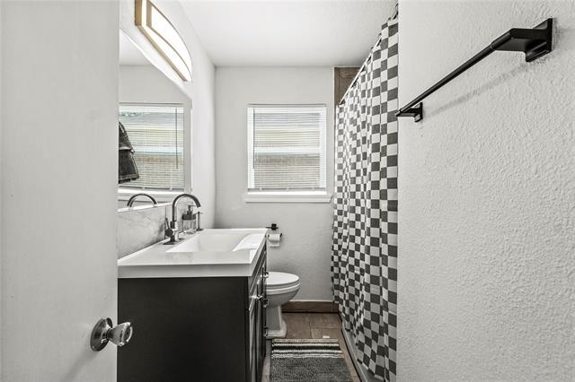 Building Photo - 2315 Housley Dr