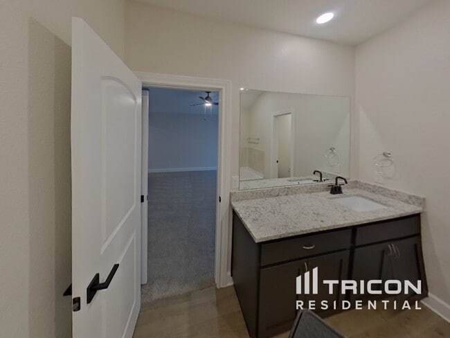 Building Photo - 1207 Bullock Dr