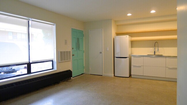 Building Photo - 1060 Van Dyke