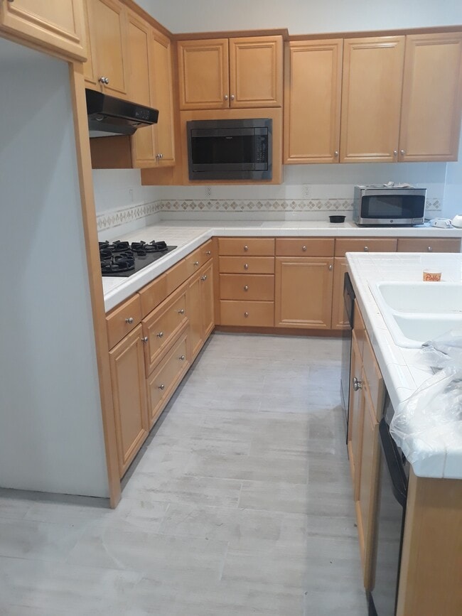 Building Photo - 605 Corte Sol