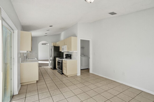 Building Photo - Great Single Family Home in Miramar