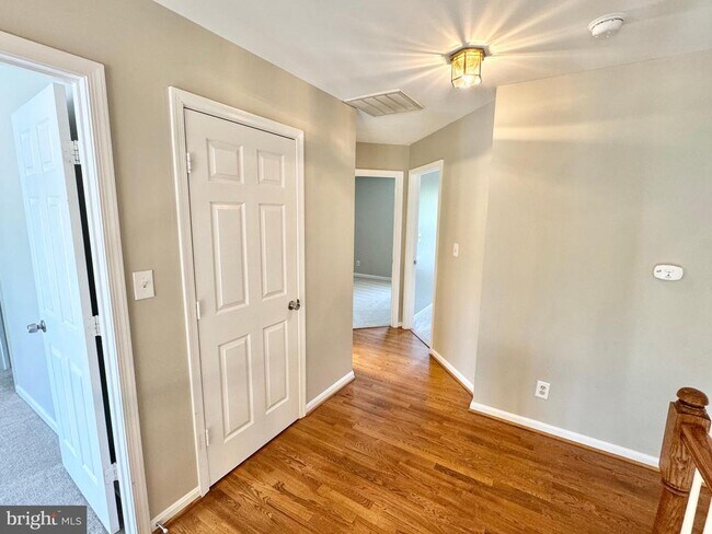 Building Photo - 16 Westchester Ct