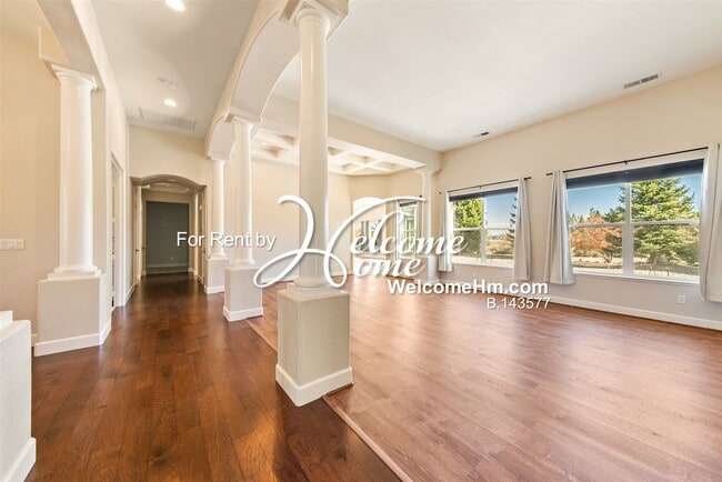 Building Photo - 15020 Redmond Lp