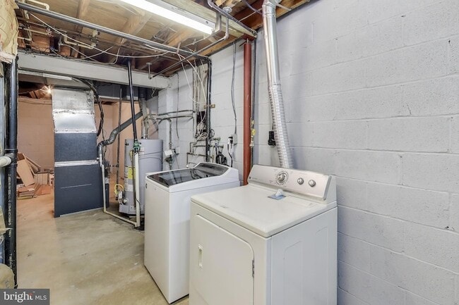 Building Photo - 5769 Yellowrose Ct