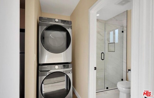 Building Photo - 10507 Dempsey Ave