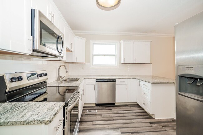 Building Photo - 764-766 Kelton Ave