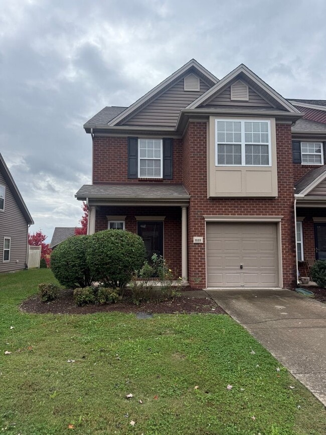 Building Photo - 8109 Valley Oak Dr