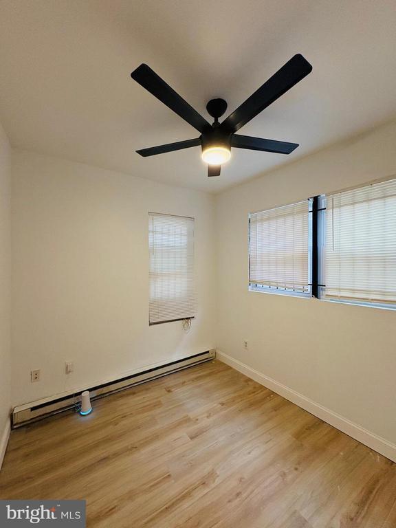 Building Photo - 2423 N Park Ave