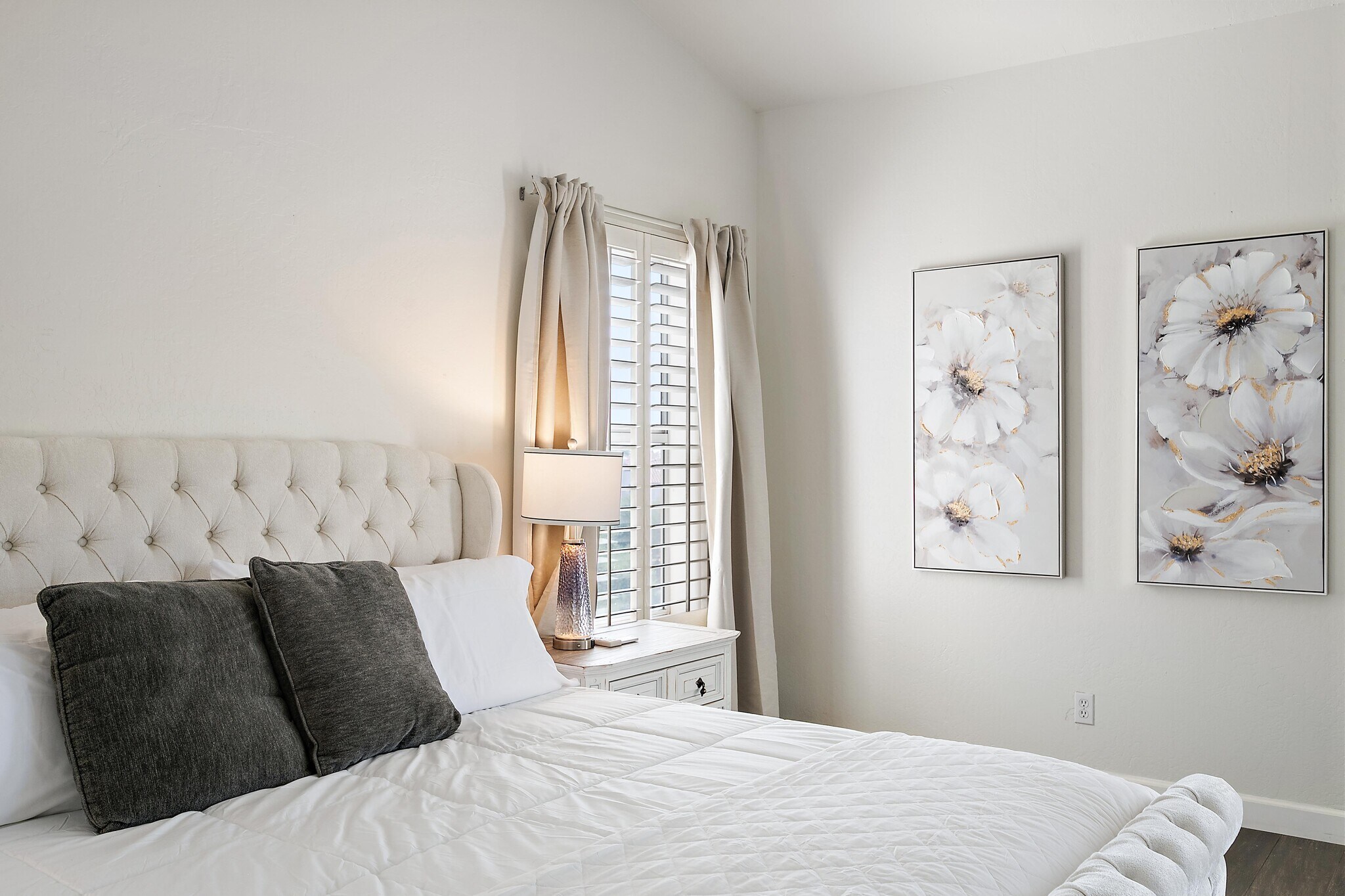 Building Photo - 13010 E Shangri La Rd