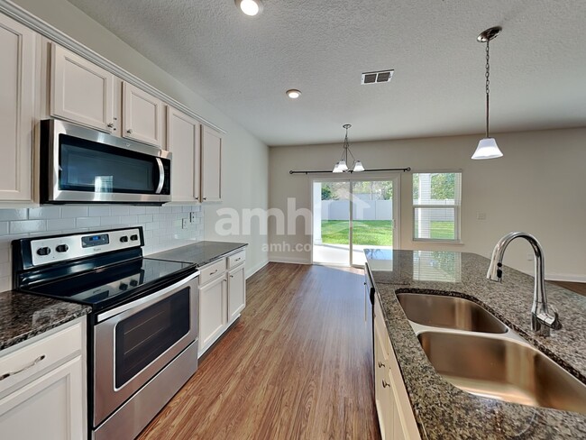 Building Photo - 3132 Creek Village Ln