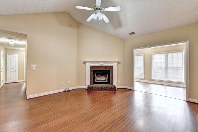 Building Photo - 40 Wisteria Blvd