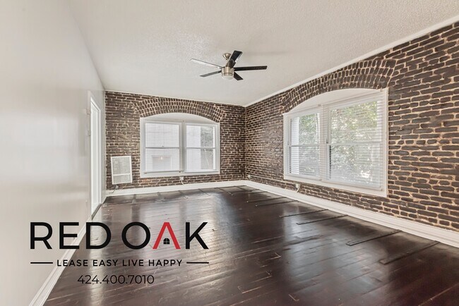 Primary Photo - 854 S Oxford Ave