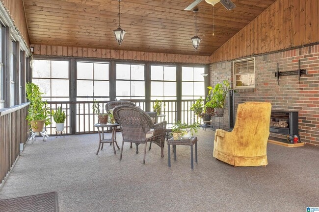 Building Photo - 1524 Highland Dr