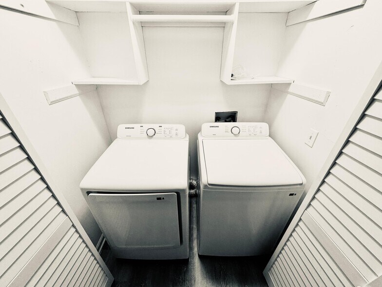 Building Photo - 4001 Hawthorne Cir SE