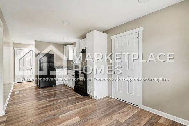 Building Photo - 703 Formwalt St SW