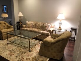 Large Spacious Living-room with fireplace - 19946 Crew Cottage Ct