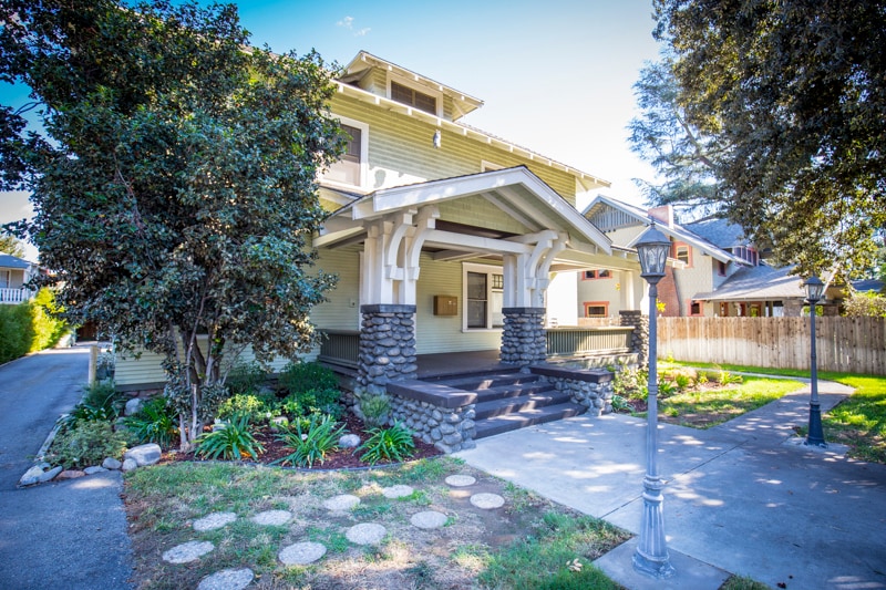 Building Photo - 652 N Marengo Avenue