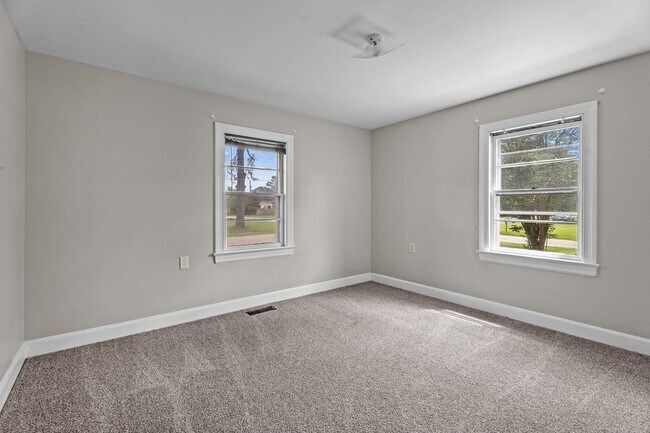 Building Photo - 208 Anderson St