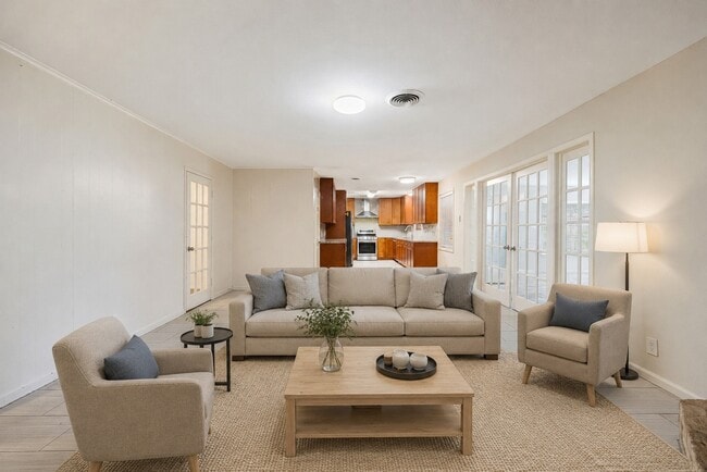 Building Photo - 5554 Beechnut St
