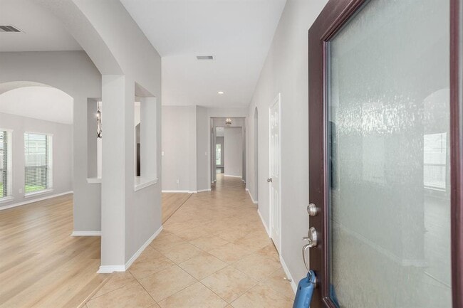 Building Photo - 13039 Golden Water Ct