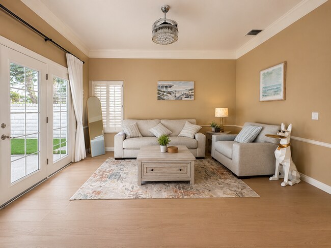 Building Photo - Furnished 4BR + Office | Putting Green Yard